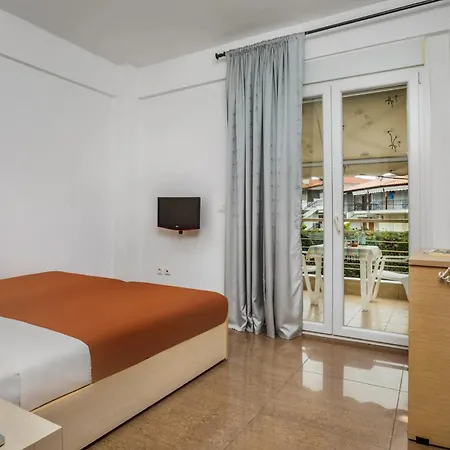 Nikiforos 3* ハニオティス