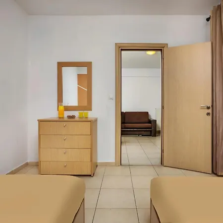 アパートホテル Nikiforos ハニオティス