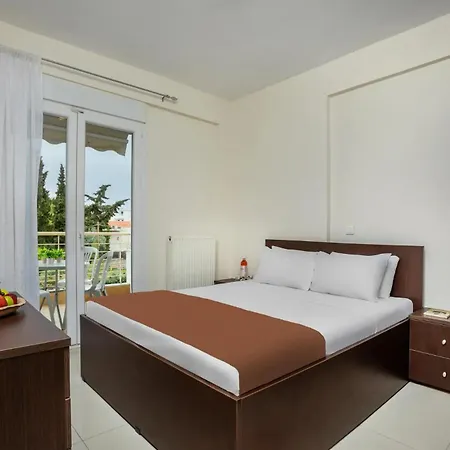 Nikiforos アパートホテル