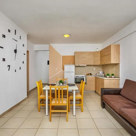 Aparthotel Nikiforos 3*